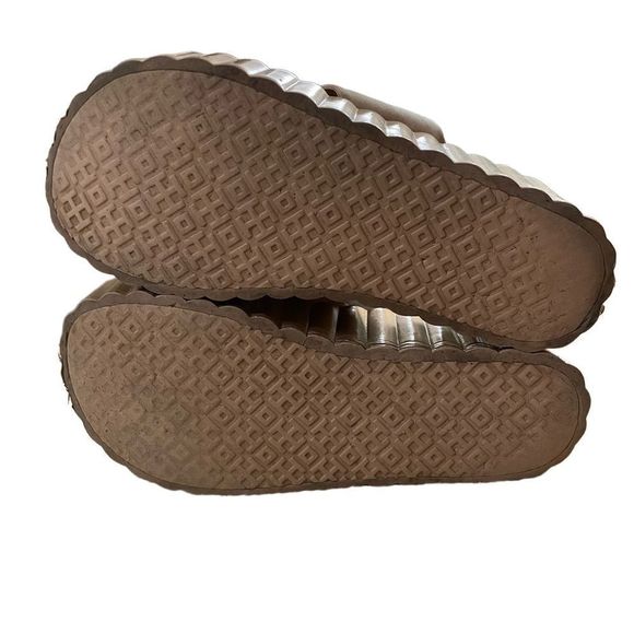 Elegant Cream Women's Sandals - Picture 7 of 10